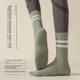 thumbnail image 3 of Calcetines de mujer hasta media pantorrilla, calcetines profesionales antideslizantes de silicona para interiores, calcetines deportivos de color sólido para mujer para fitness y pilates, 3 of 4