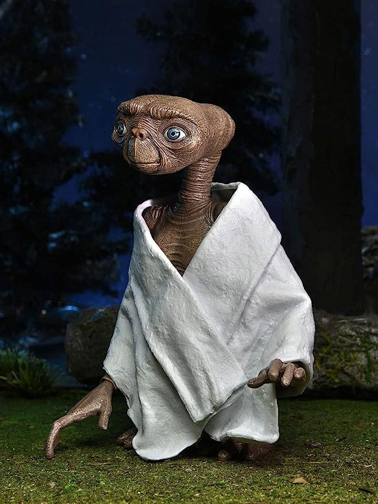 NECA E.T. The Extra Terrestrial: 40th Anniversary Dress-Up