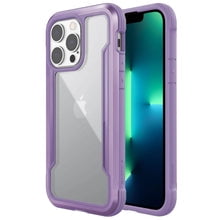 raptic shield pro funda uso rudo para iphone 13 purple — carcasa morada con marco de aluminio y panel trasero transparente que muestra el logo del teléfono, esquinas y bordes reforzados, recortes precisos para cámara y botones; también suele usarse para proteger el teléfono en viajes cortos o actividades al aire libre.