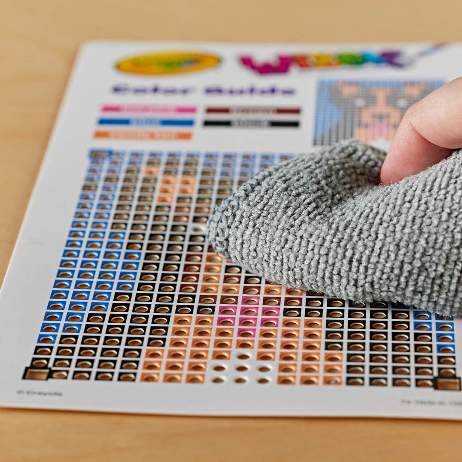 Crayola Wixels Activity Kit, Animals, Colourful pixel art