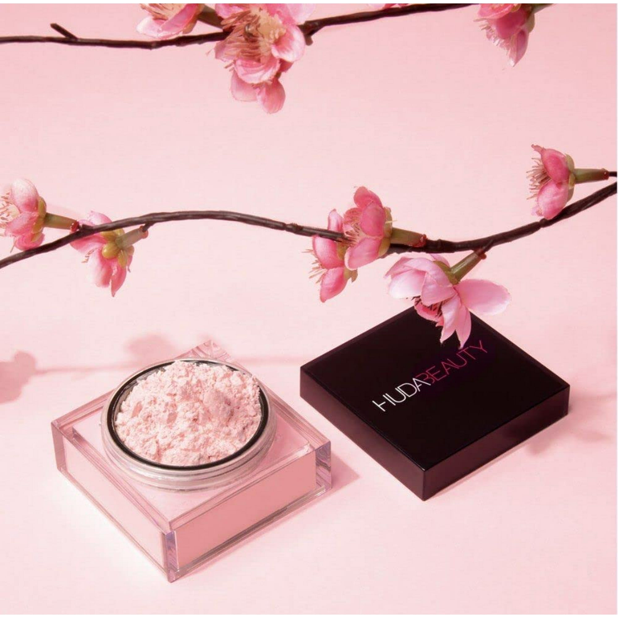 HUDA BEAUTY Easy Bake Loose Baking & Setting Powder Full