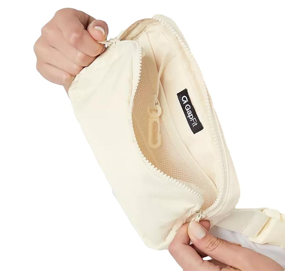 OFF-White PUFFY FANNYPACK ショルダーバッグオフホワイト OFF-White PUFFY FANNYPACK ショルダーバッグオフホワイト