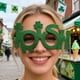 thumbnail image 3 of Gafas de San Patricio con purpurina, forma de trébol, para cerveza, gafas verdes de la suerte con temática irlandesa, accesorios para fotomatón para fiestas en casa., 3 of 8