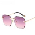 thumbnail image 4 of Gafas de sol de moda recortadas para mujer, gafas de sol con degradado de cara grande sin marco, gafas personalizadas, 4 of 5