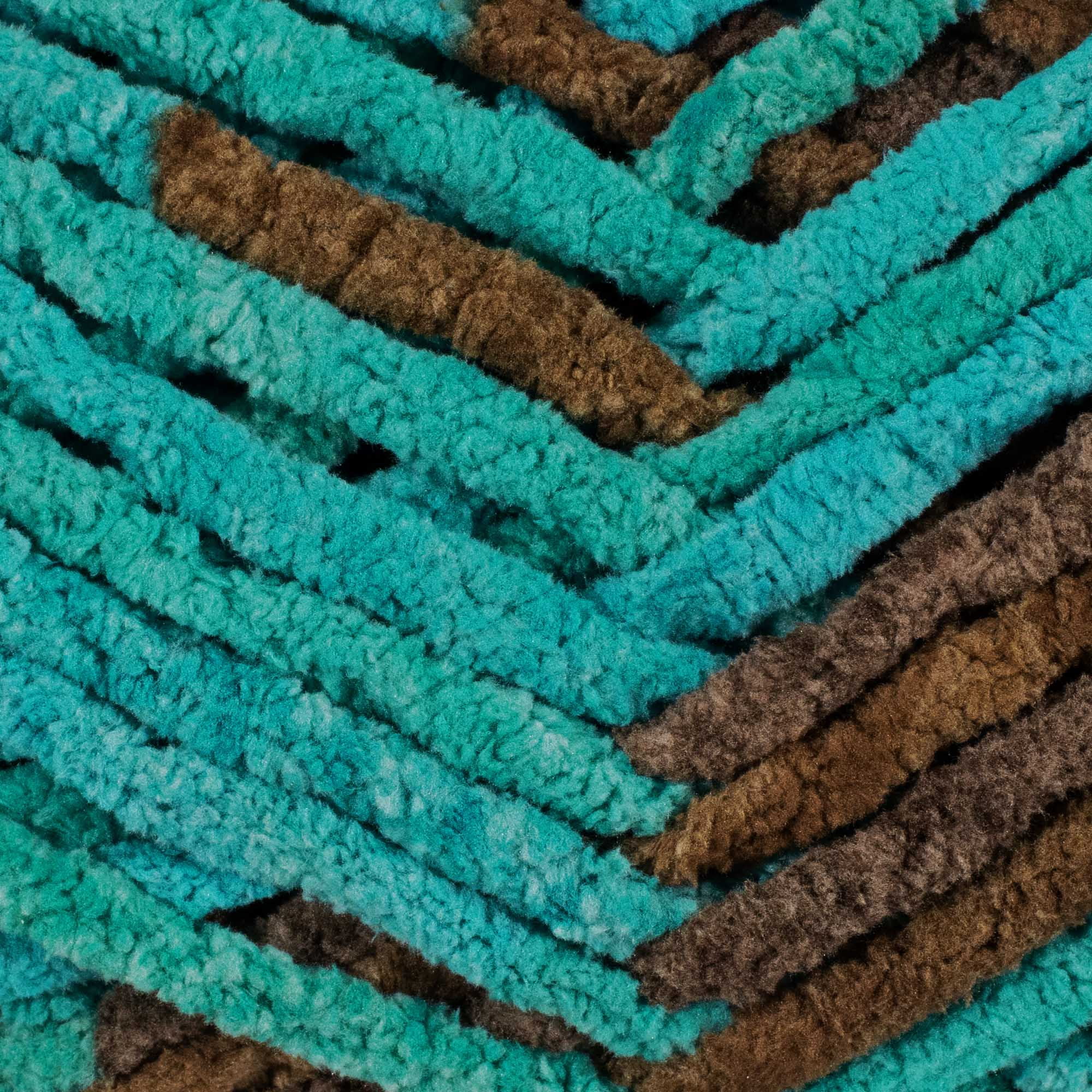 220 Yard Skein of Super Bulky Size 6 Blanket Yarn - 100% Polyester Fibers - Machine Wash and Dry - Ideal for Weaving, Knitting, and Crocheting