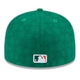 thumbnail image 4 of Men's New Era Kelly Green Chicago Cubs St. Patrick's Day 59FIFTY Fitted Hat, 4 of 6