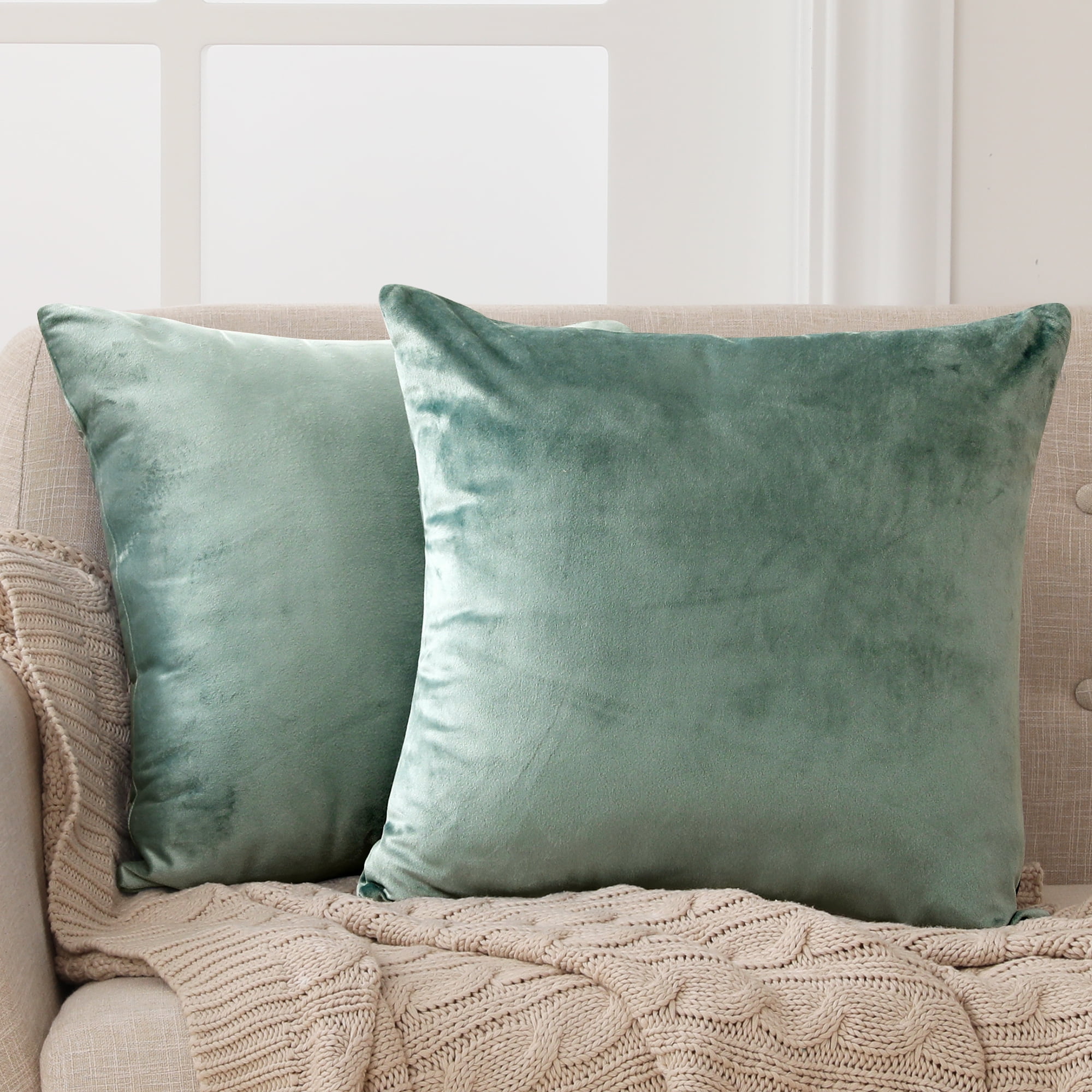Deconovo Throw Pillow Covers 18x18 Velvet Pillow Cover Decorative Square Pillowcase Luxury