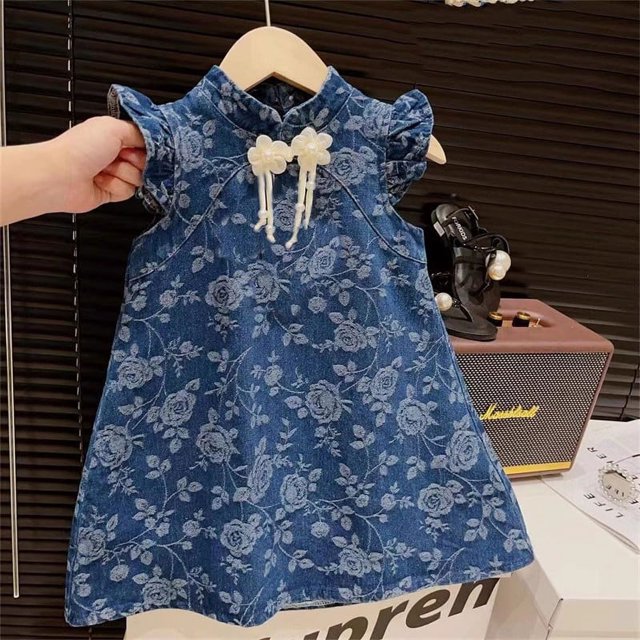 Vestido de verano de princesa con mangas voladoras y hebilla de placa con nudo de jacquard y flores de estilo nacional para niñas