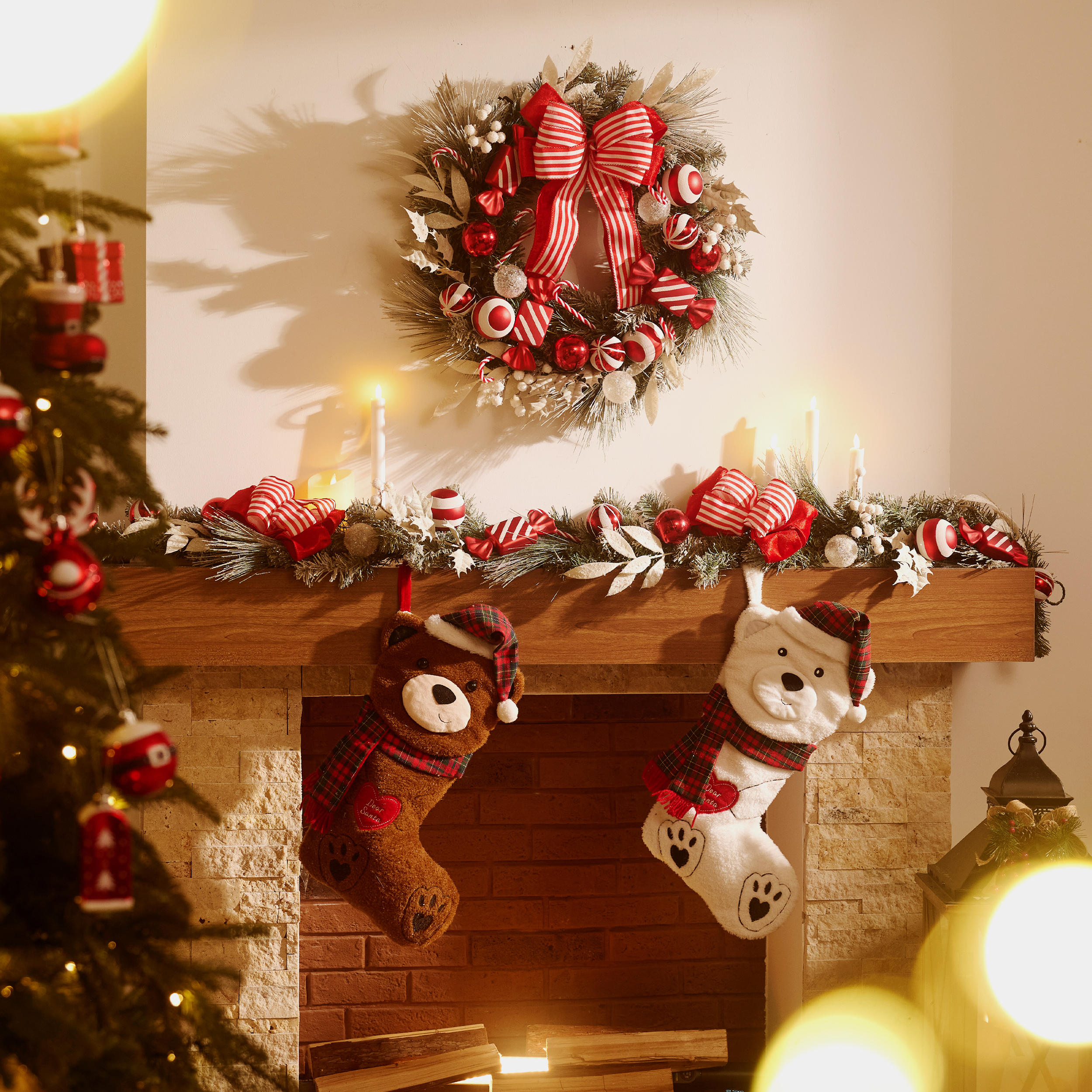 Valery Madelyn 6ft Pre-Lit Red & White Christmas Garland photo 5