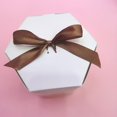 thumbnail image 3 of Conjunto de cajas de regalo de papel Kraft de 12 con ventana transparente y bolsas de envoltura de seda, pequeñas, blancas Feliz Sencillez, 3 of 5