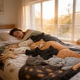 thumbnail image 4 of Manta de forro polar de franela con estampado de gatos multicolor durmiendo, para cama, sofá y sillón, tela ligera, cálida y acogedora para todas las estaciones., 4 of 5