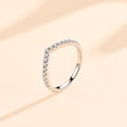 thumbnail image 4 of Anillo de moissanita de plata esterlina S925 de 18 kV con diseño de nicho estilo ins, que se puede apilar, 4 of 6