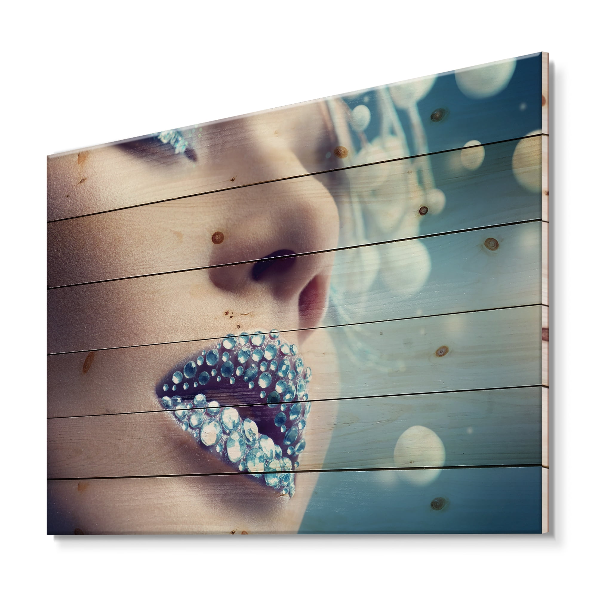 Designart 'Close-Up Of Gems On Female Lips' Modern Print on Natural Pine Wood