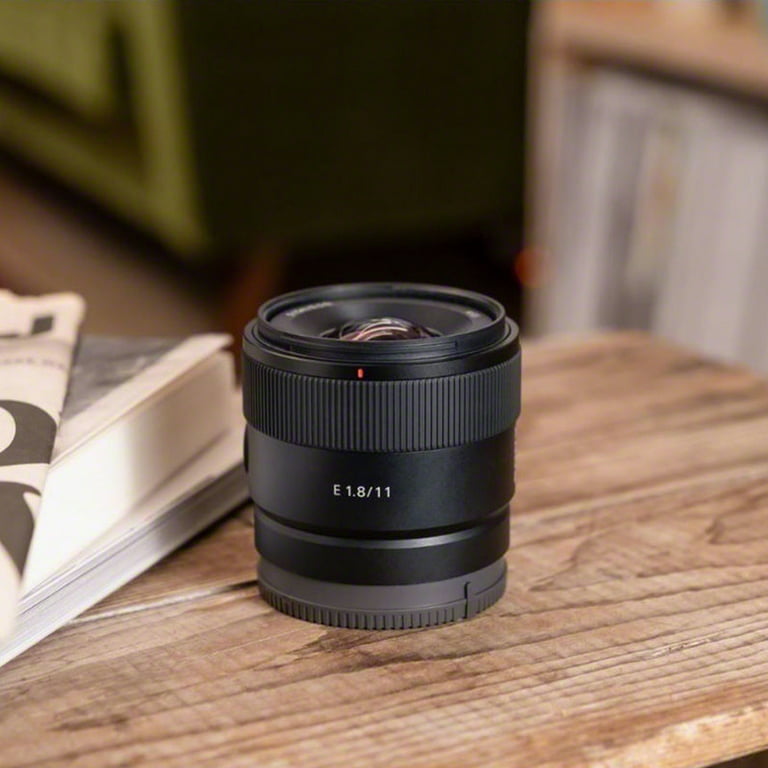Sony E 11mm F1.8 APS-C for Cameras Prime APS-C Ultra-Wide-Angle (SEL11F18)