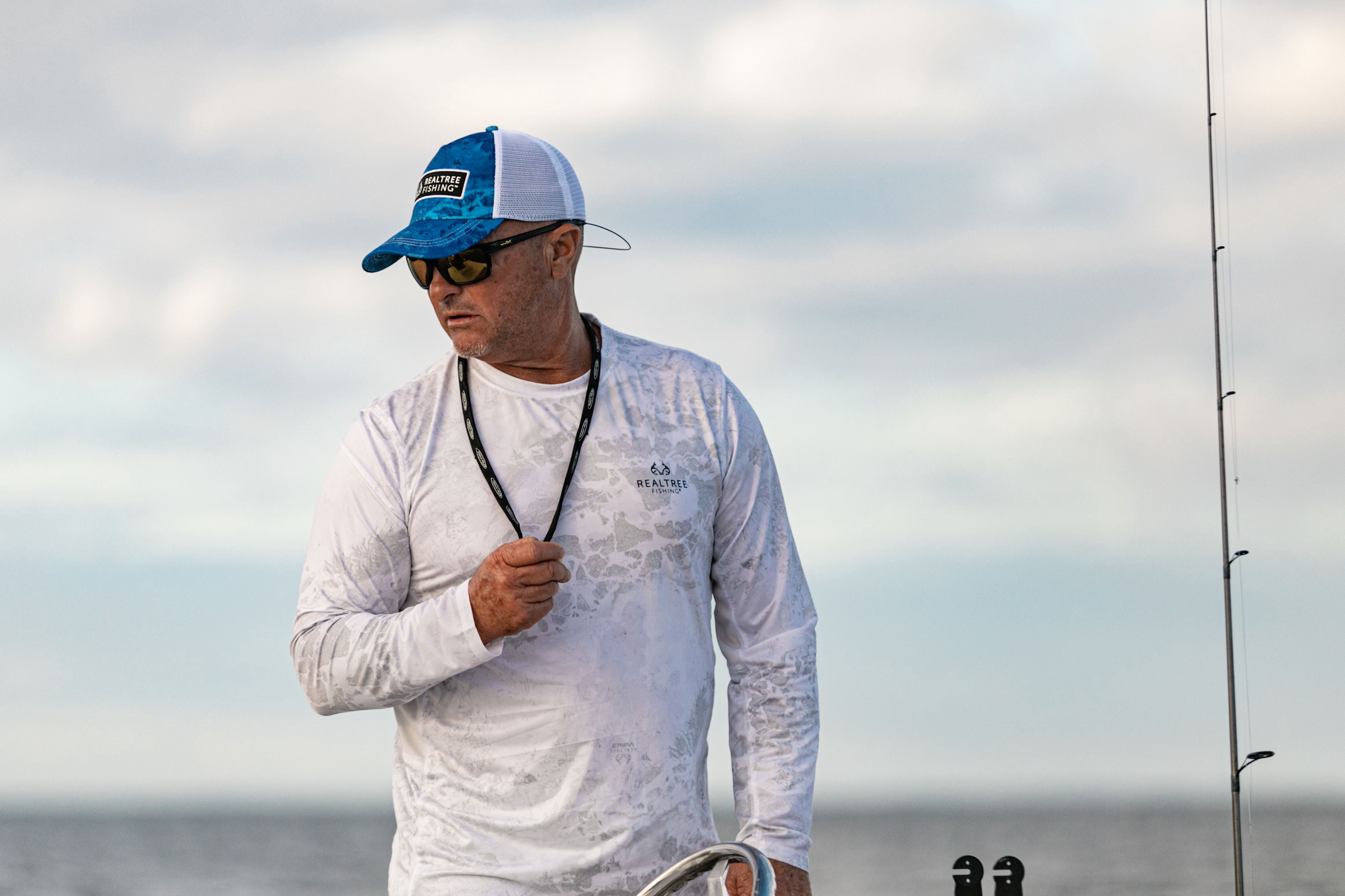 Realtree Wav3 Camo White Men's Long Sleeve Performance Fishing Tee