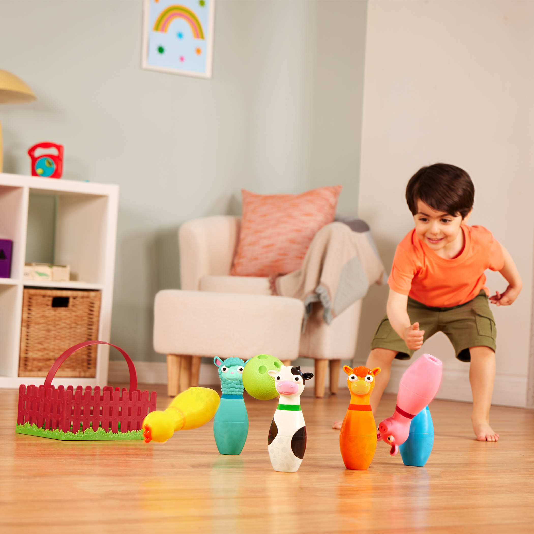 Battat Barnyard Bowling Set with 6 Farm Animal Pins photo 6