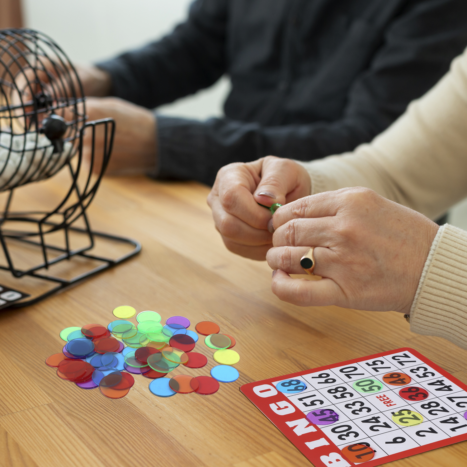 GSE 1,000 Multi-Color Bingo Chips Set photo 5