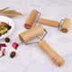 thumbnail image 5 of Rodillos de amasar de madera de haya natural: paquete de 2, superficie antiadherente, eje de acero inoxidable, diseño ergonómico para entusiastas de la cocina, 5 of 7