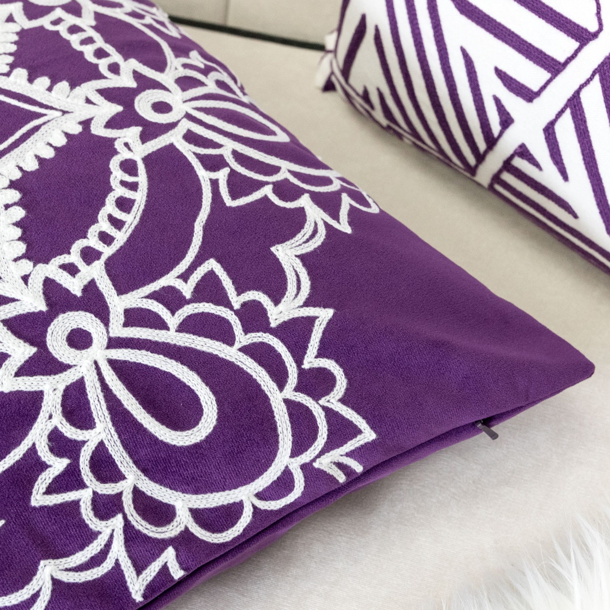 Raelynn Purple Abstract Polyester 20 in. x 20 in. Throw Pillow (Set of 2)