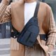 thumbnail image 5 of Bandolera estilo japonés para hombres y mujeres - Mochila de pecho resistente al agua para correr, ciclismo, viajar - Porta-móvil y cartera con varios bolsillos, 5 of 7