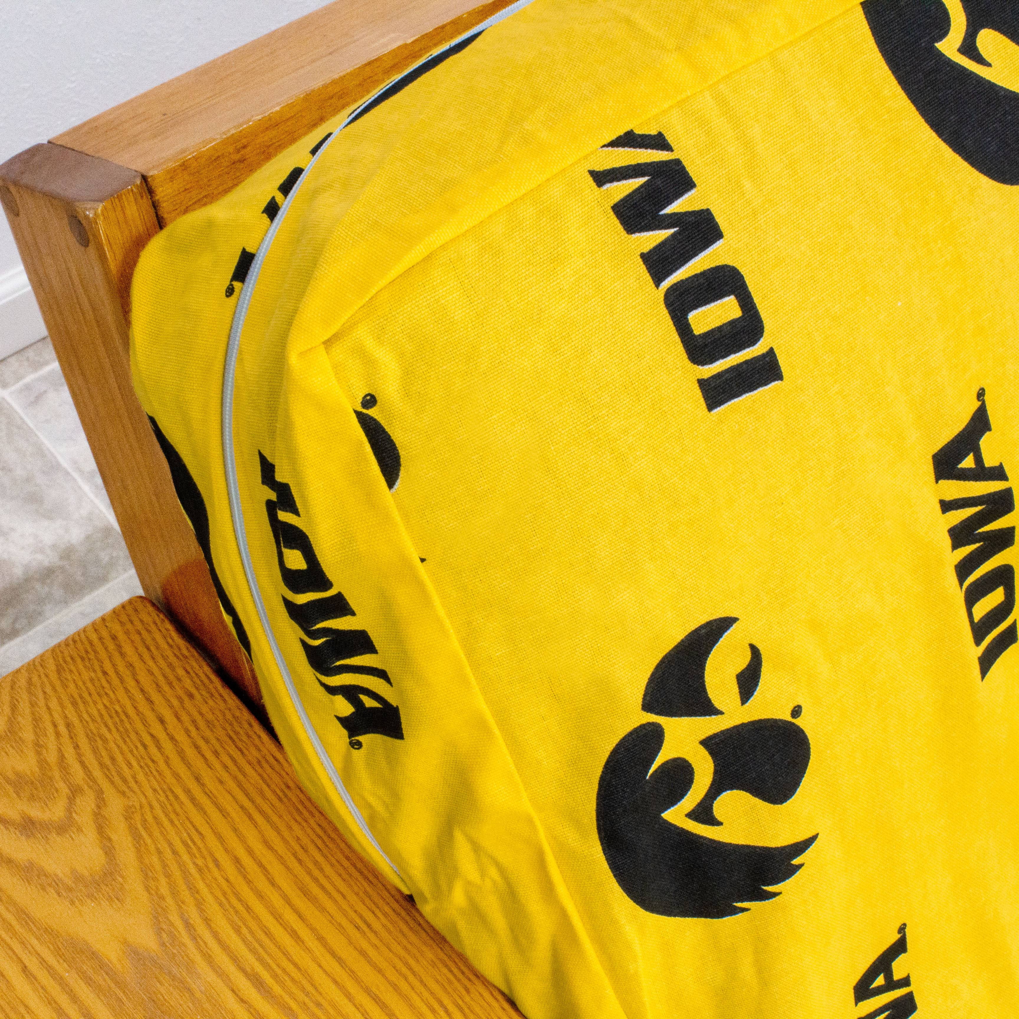 Iowa Hawkeyes Futon Cover - Full size fits 6 and 8 inch mats