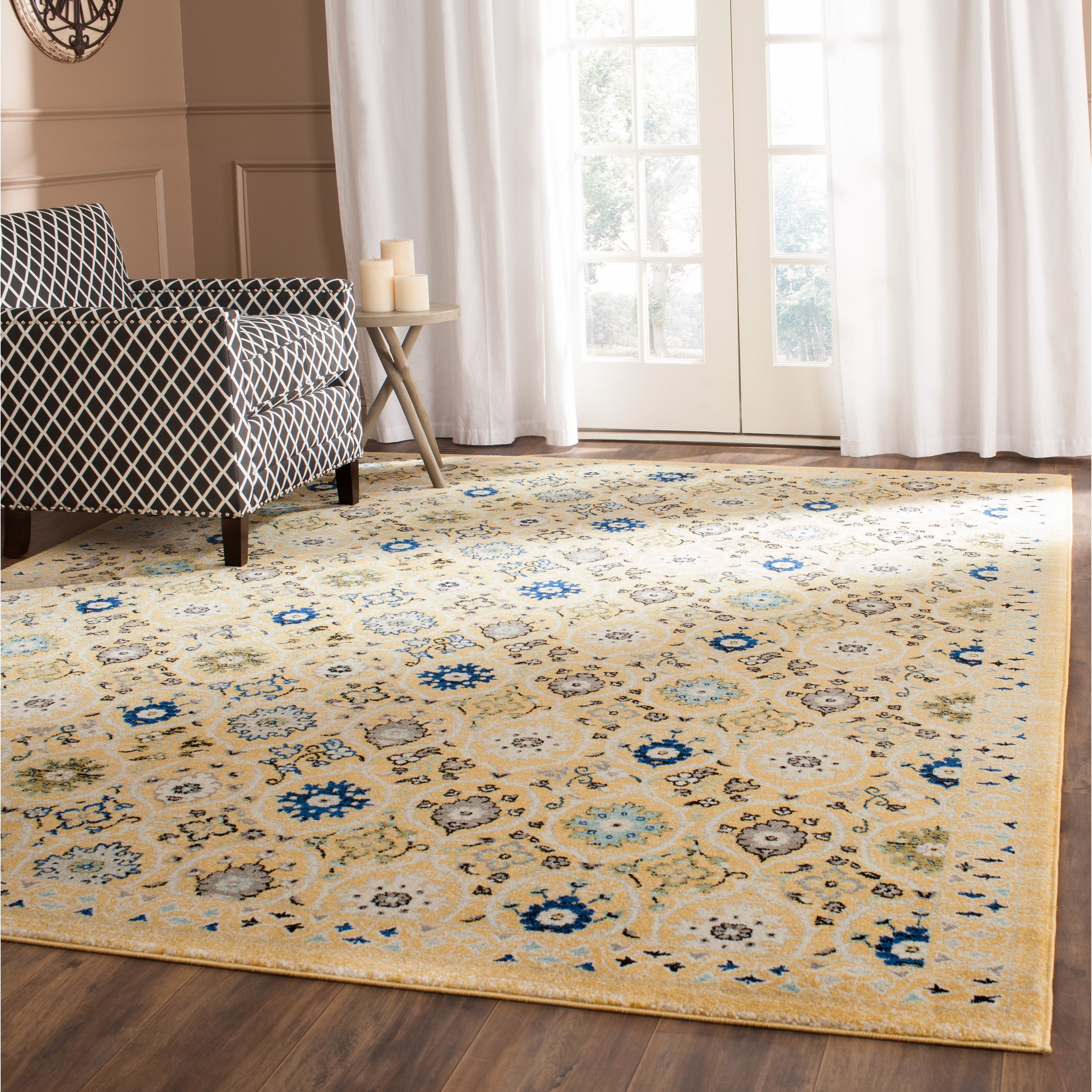 SAFAVIEH Evoke Charlotte Floral Area Rug, Gold/Ivory, 6'7" x 6'7" Round