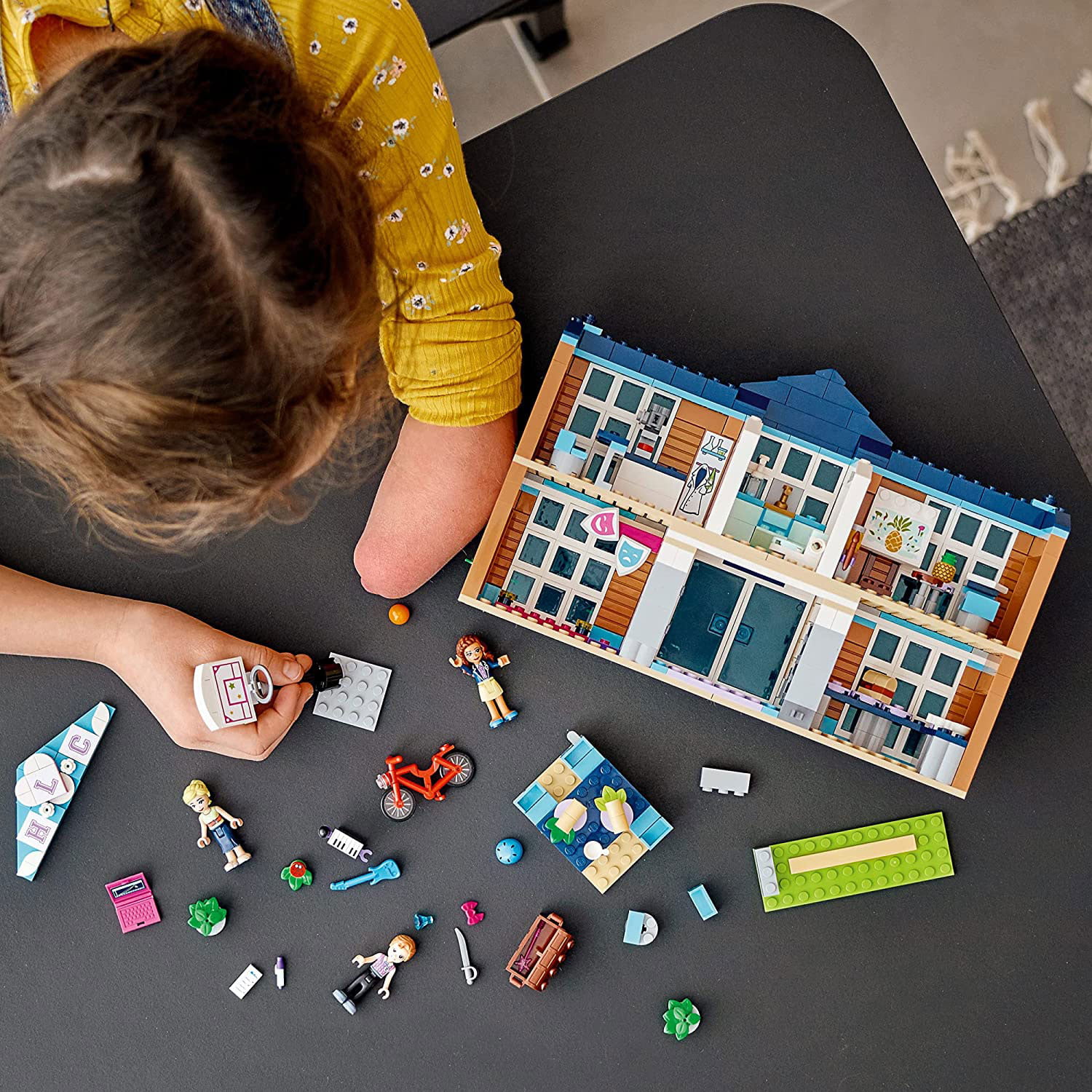 LEGO Friends 41682 Scuola di Heartlake City, Set di Costruzioni, Giochi per  Bambini dai 6 Anni in su con 3 Mini Bamboline - LEGO - Friends - Edifici e  architettura - Giocattoli