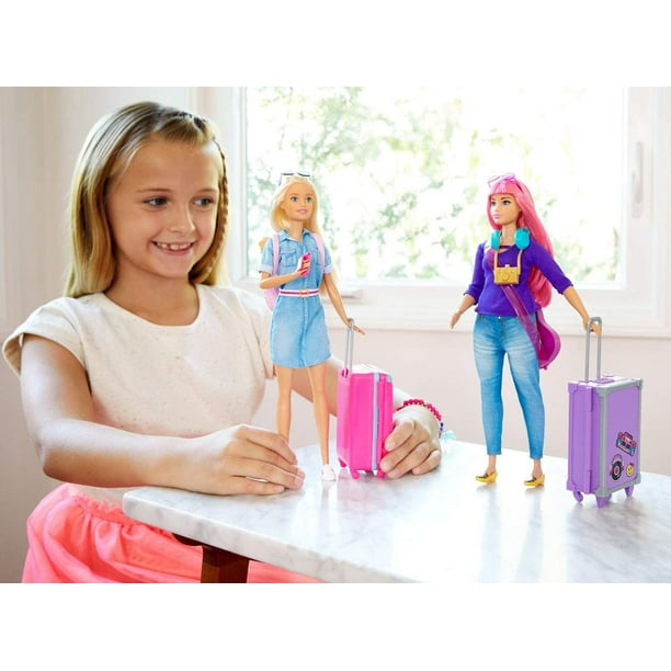 Barbie Viajera Con Maleta Rosa, Perro Y Descapotable De 2 Plazas – Más De 10 Accesorios Para Juego De Viaje