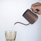 thumbnail image 4 of Cafetera de mano para el hogar, cafetera colgante de acero inoxidable, filtro antigoteo, boquilla de boca fina, 4 of 5
