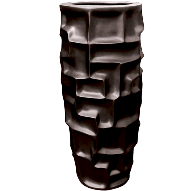 maceta de fiba de vidrio fibraformas modelo panal mediano chocolate fibraformas fibraformas de méxico panal mediano maceta de fibra de vidrio Chocolate, vista frontal ligeramente angulada; maceta cilíndrica de 60 cm de alto con patrón geométrico en relieve tipo panal y acabado satinado, diámetro 27 cm y base 20 cm, para interiores y exteriores, marca FibraFormas; adecuada también para plantas altas o como pieza decorativa.
