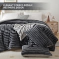 thumbnail image 3 of Juego de edredón Smoofy Fluffy, talla king, forro polar gris oscuro, 3 unidades, 3 of 6