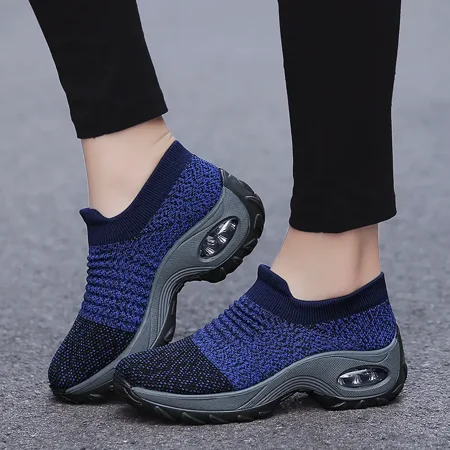 

Women‘s Flying Woven Casual Air Cushion Sneakers