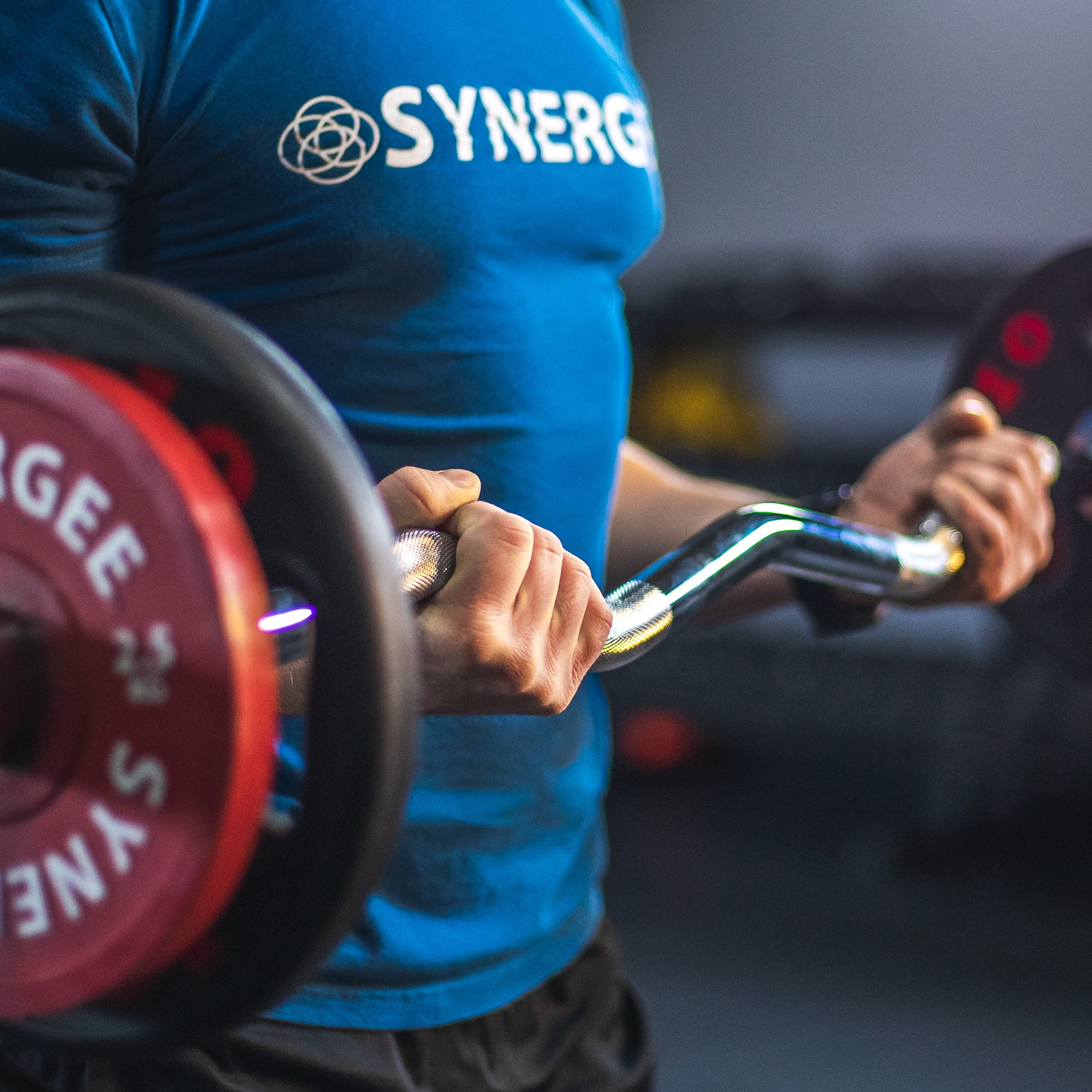 Synergee Commercial Chrome & Black Phosphate Olympic EZ Curl Bar with Powder Coated Brass Bushings