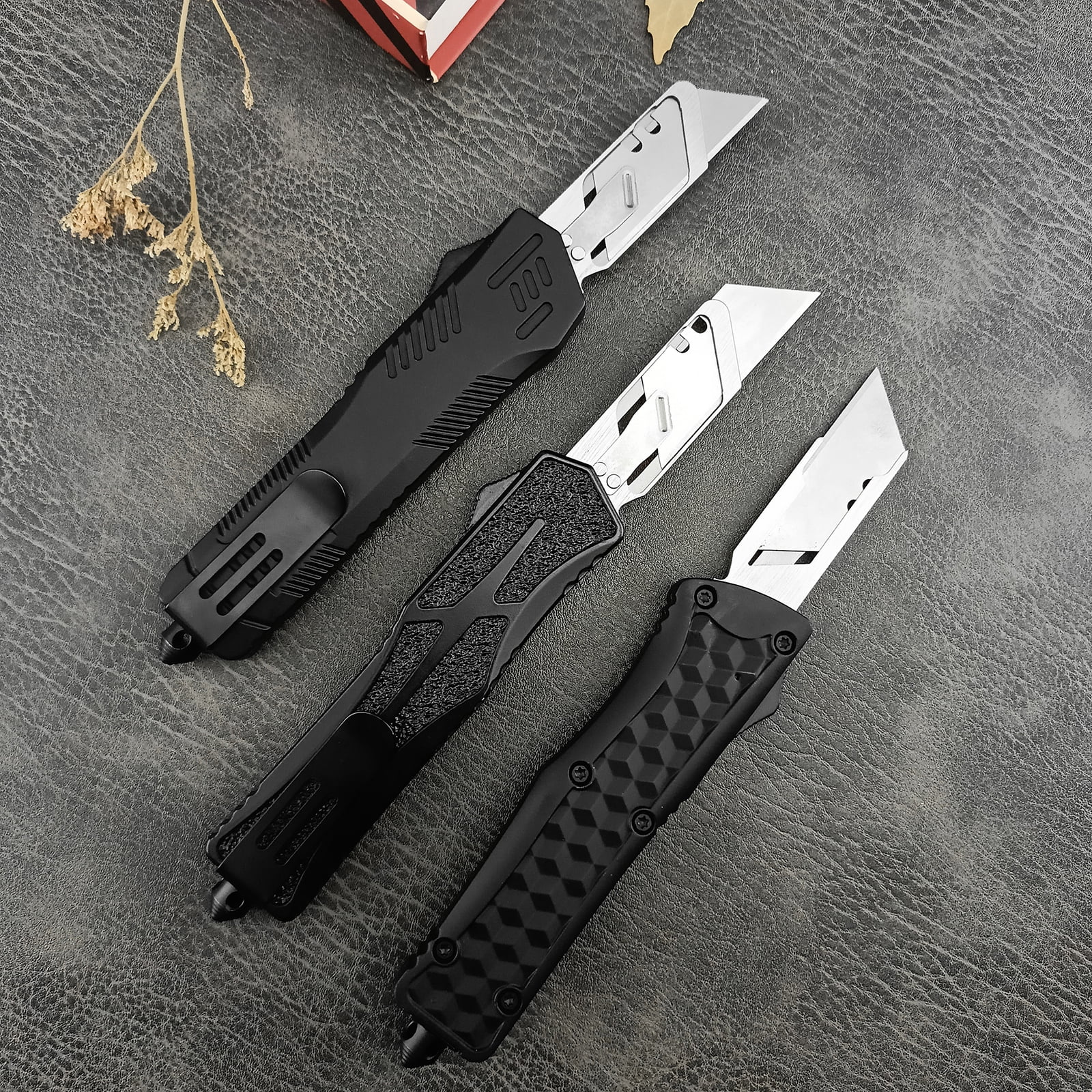 Folding Utility Knife with Clip, Box Cutter, EDC Knife with Heavy Duty Safety Zinc Alloy Handle and 10 Sharp 440C Steel Replacement Blades, Everyday Use Utility Knife