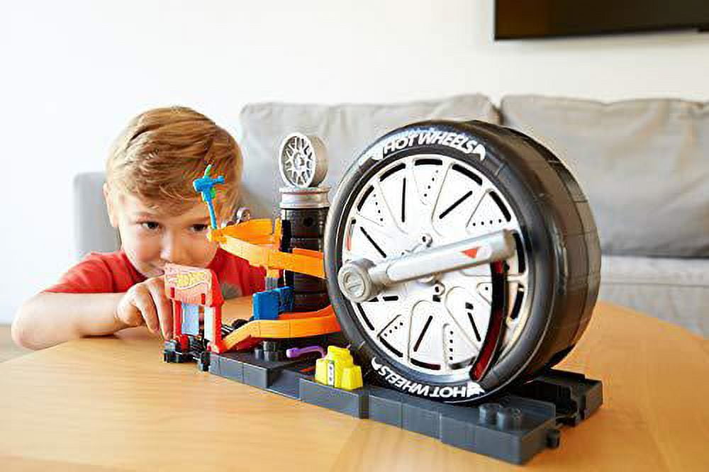 Hot Wheels City Super Tyre Shop Playset - Playpolis