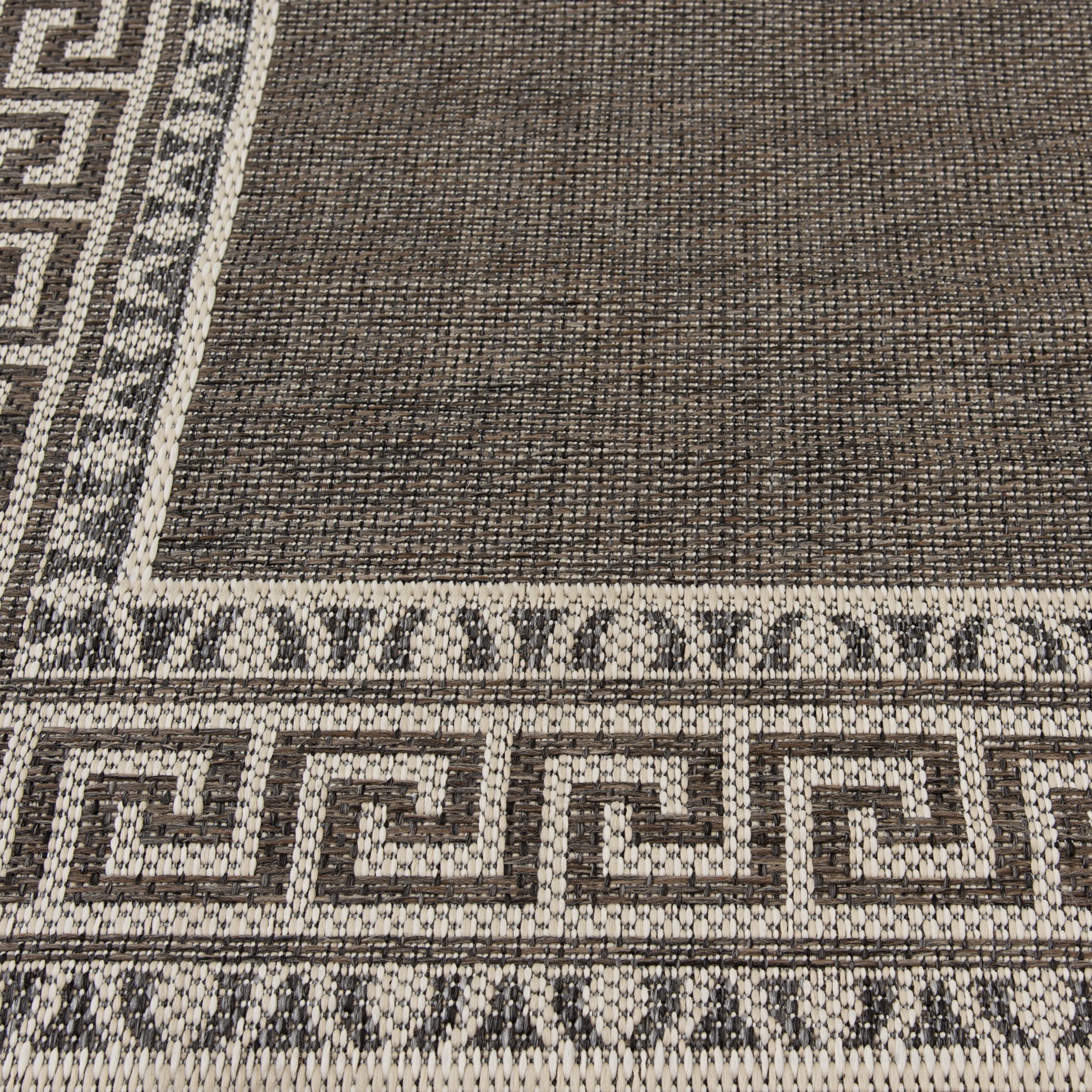 Mainstays Neutral Border Indoor Outdoor Polypropylene Area Rug, 7'x10'