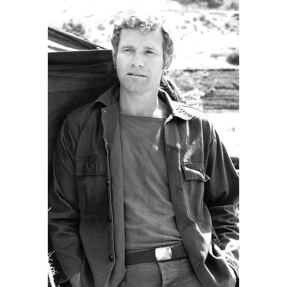 Wayne Rogers in M*A*S*H 24x36 Poster