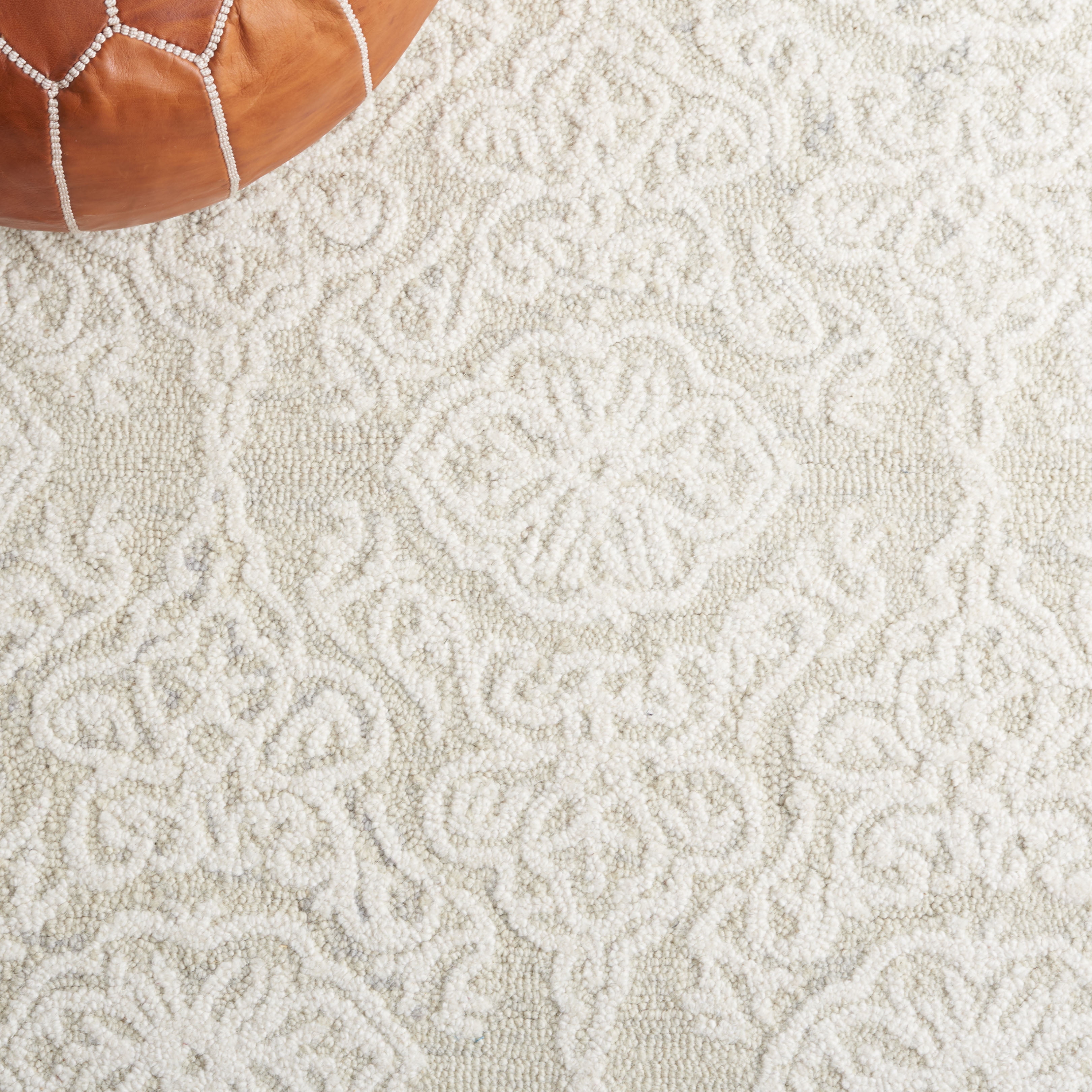 SAFAVIEH Blossom Asher Geometric Wool Runner Rug, Silver/Ivory, 2'3" x 16'