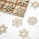 thumbnail image 3 of Adornos de copos de nieve para colgar en el árbol, manualidades navideñas de madera Con cuerda, 3 of 6
