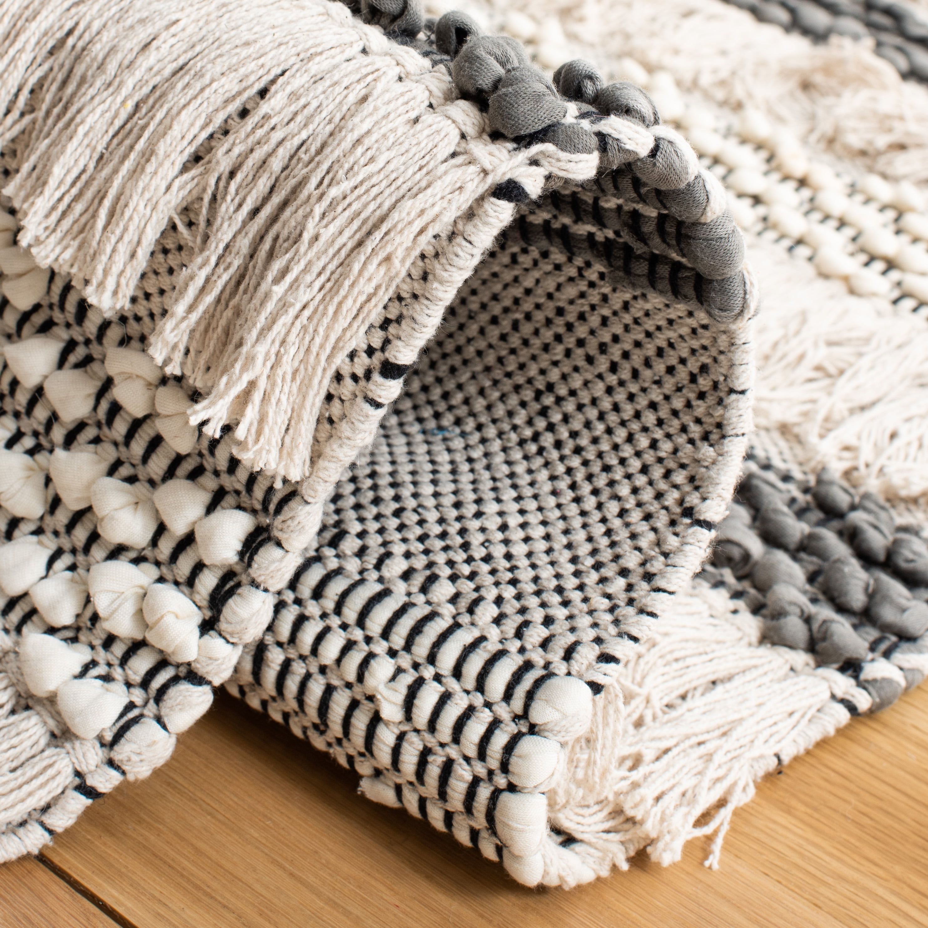 SAFAVIEH Natura Proinsias Striped Cotton Area Rug, Beige/Grey, 4' x 6'
