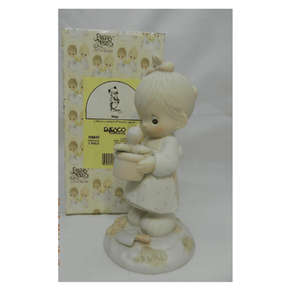 Precious Moments Figurine: 520861 Sharing Begins in the