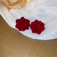 thumbnail image 5 of Pendientes florales flocados con agujas plateadas, pendientes sencillos y versátiles con sentido de temperamento a la moda de alta gama, 5 of 5