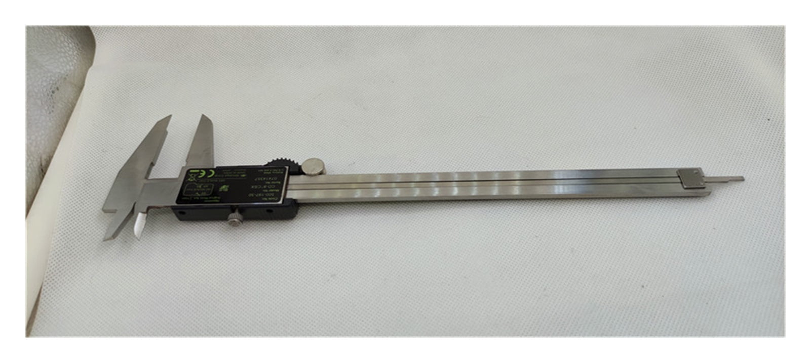 Digital Caliper LCD Vernier Calipers 8 inch 0-200mm 500-197-20 Caliper Electronic Measuring Tools Stainless Steel
