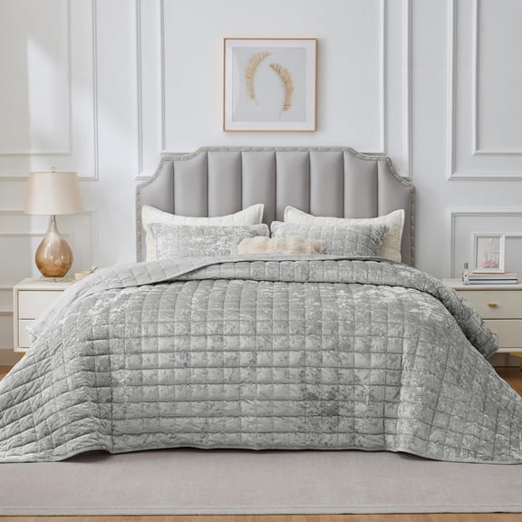 Velvet Quilt Set King Size - Luxury Velvet Comforter Bedding Set 3 Pieces, Soft Cozy Light Grey Oversized Bedspread Coverlet for All Seasons with 2 Pillow Shams