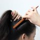 thumbnail image 4 of Cepillo de pelo con cerdas de jabalí, peine profesional de salón para cabello largo, grueso, rizado, ondulado, seco o dañado, reduce la rotura del cabello, 4 of 5
