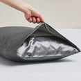 thumbnail image 2 of Funda de almohada de seda suave y refrescante para mujeres y hombres, hipoalergénica, no irritante, juego de 2 de lujo asequible, tela satinada con cierre de cremallera oculto (51 x 76 cm, gris, 2 of 4