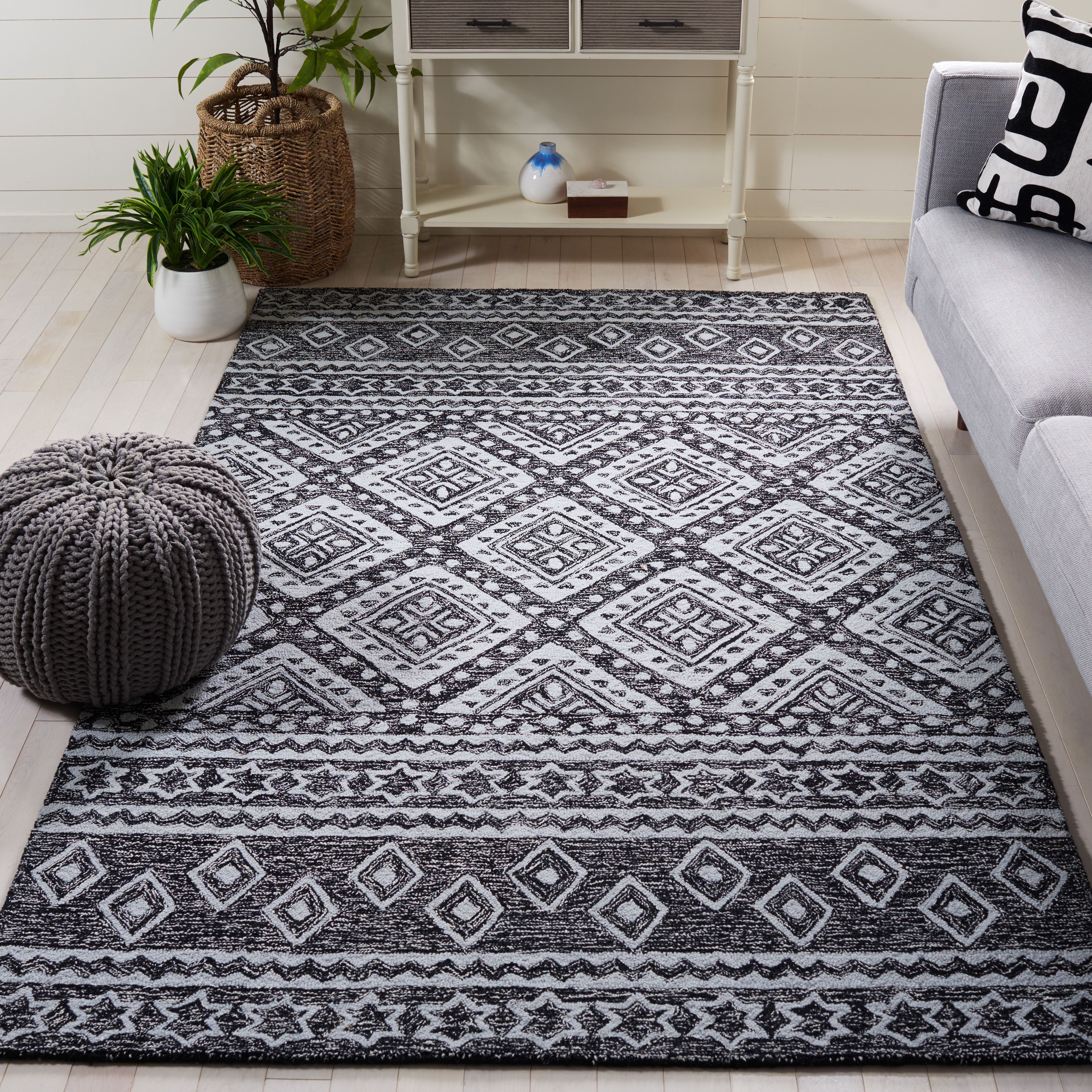 SAFAVIEH Micro-Loop Regis Geometric Area Rug, Black/Ivory, 6' x 9'