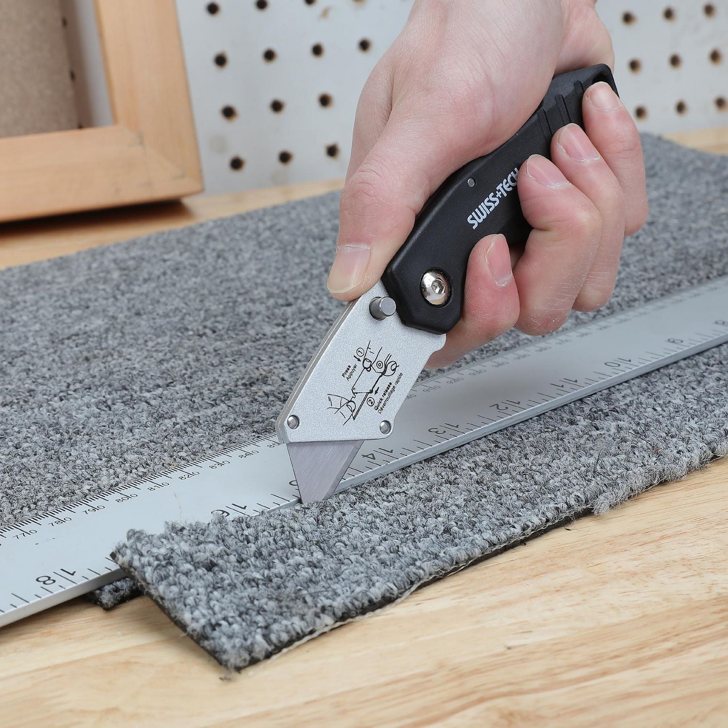 Swiss Tech Couteau pliant verrouillable 2 pièces avec distributeur de 20 baldes