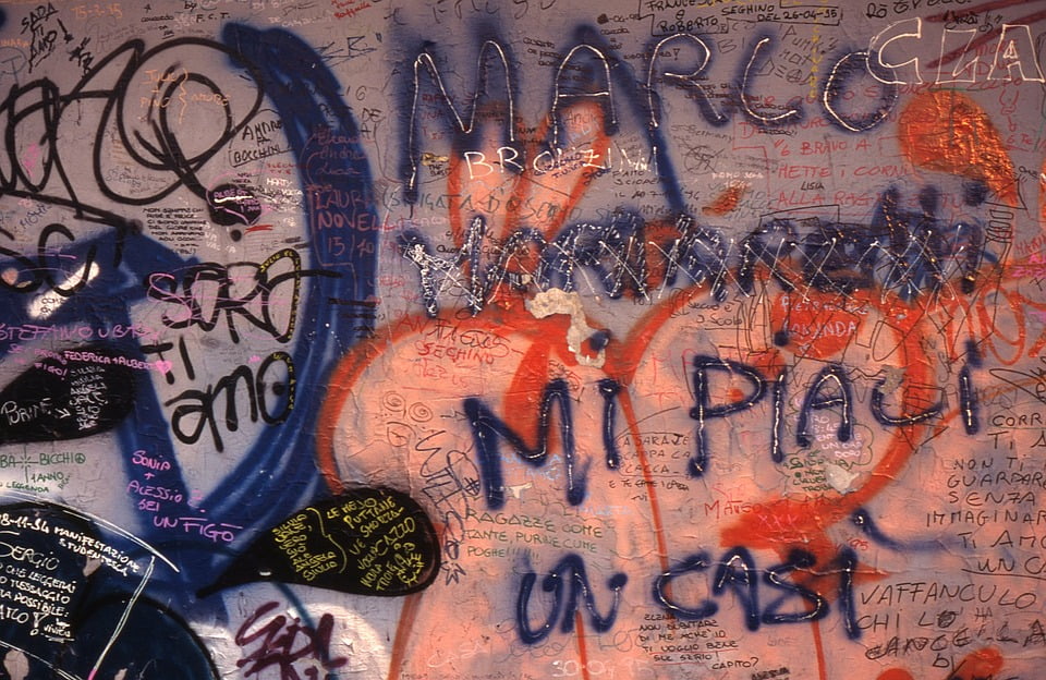 Murals vs graffiti picture