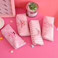thumbnail image 2 of Bonita bolsa de lápices de Pantera Rosa, estuche para bolígrafos para niñas, bolsa de maquillaje, bolsa de papelería de PU con cremallera, suministros escolares Fivean unisex, 2 of 2